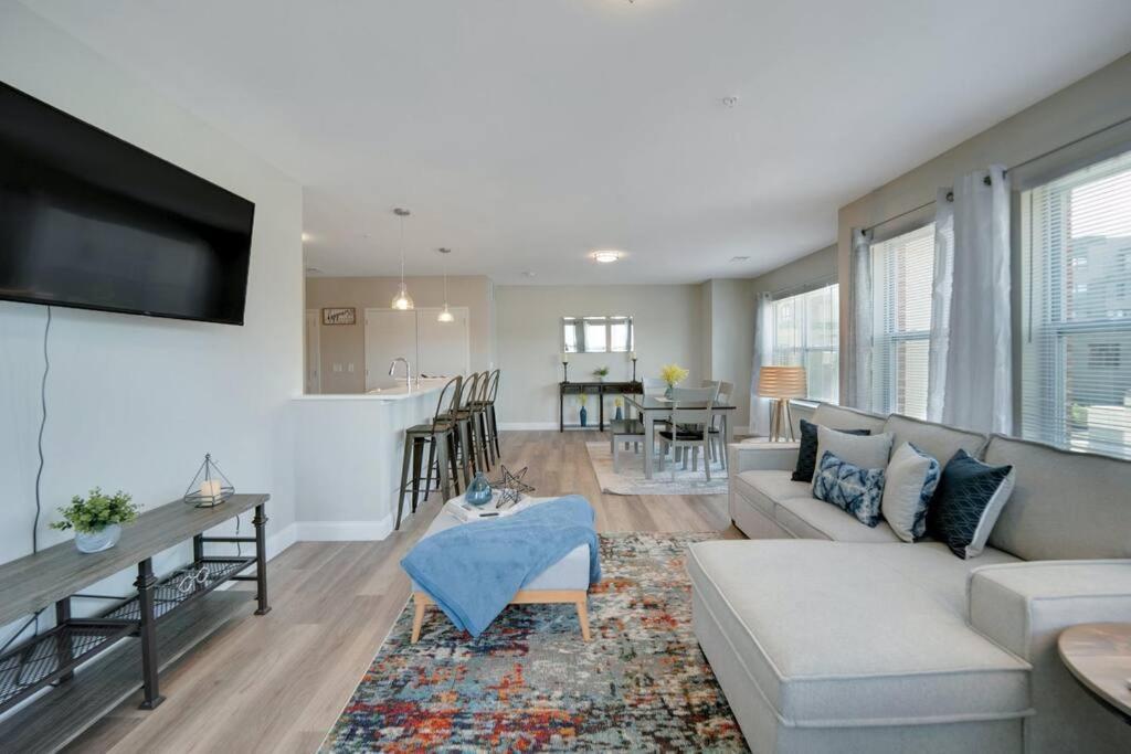 Beautiful 2Br Apt/Ewr Airport/King /Free Parking Newark Exterior foto