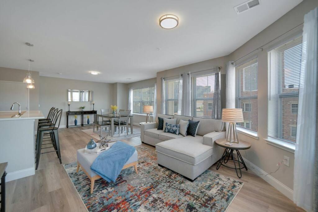 Beautiful 2Br Apt/Ewr Airport/King /Free Parking Newark Exterior foto