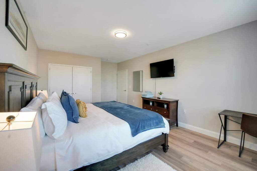 Beautiful 2Br Apt/Ewr Airport/King /Free Parking Newark Exterior foto