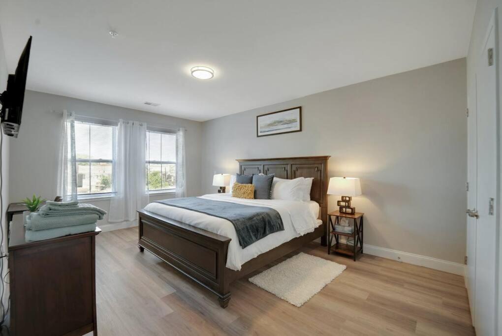 Beautiful 2Br Apt/Ewr Airport/King /Free Parking Newark Exterior foto
