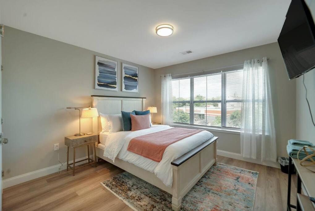 Beautiful 2Br Apt/Ewr Airport/King /Free Parking Newark Exterior foto