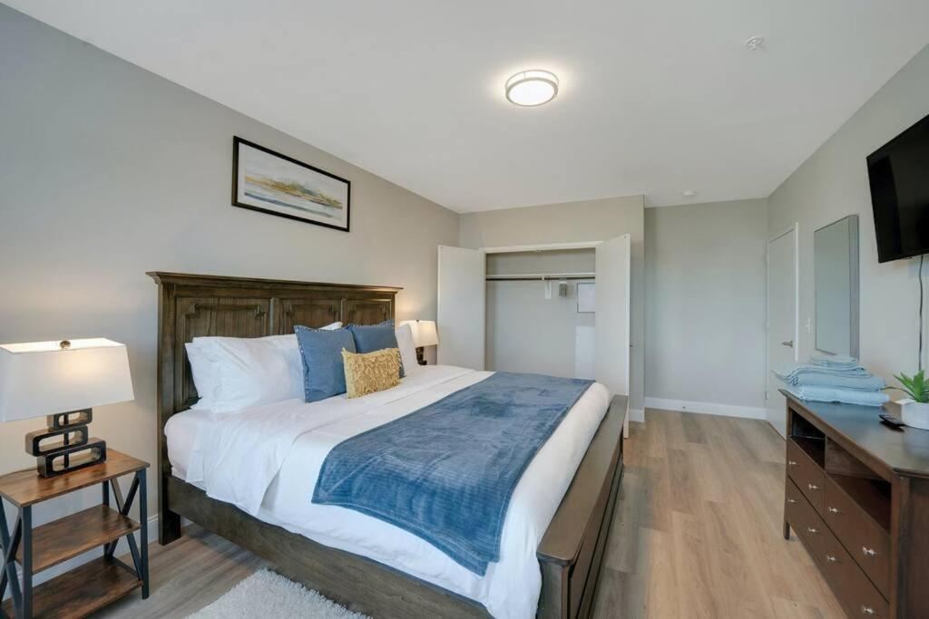 Beautiful 2Br Apt/Ewr Airport/King /Free Parking Newark Exterior foto