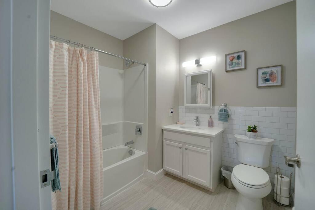 Beautiful 2Br Apt/Ewr Airport/King /Free Parking Newark Exterior foto